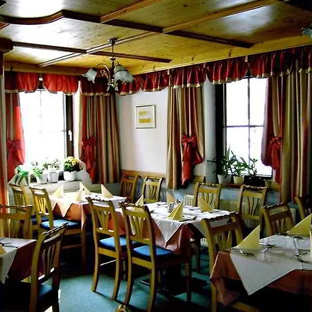 Otel Konrad 3*